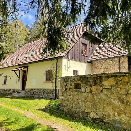 Hajovna U Jezerniho Potoka Villa Nova Pec Exterior photo